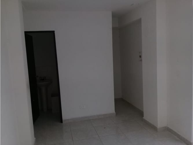 Edificio en venta en El Poblado Ii Etapa, Pereira, 226 m² · foto 4 de 13