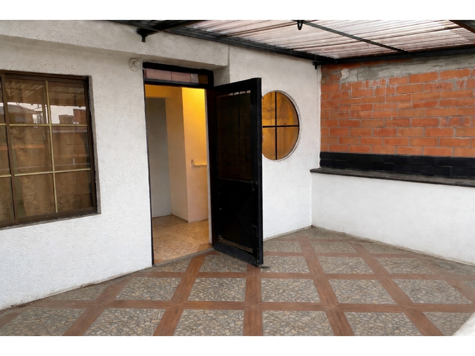 Casa en venta en Ub. Bombay Et. Iii, Dosquebradas · foto 2 de 16