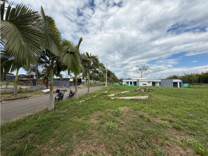 Lote en venta en Cerritos, Pereira, 1640 m² · foto 2 de 9