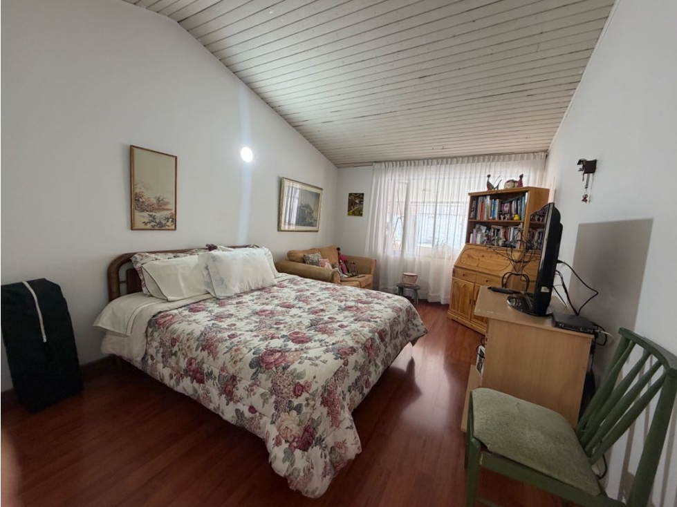 Casa en venta en Santa Barbara Central, Bogotá · foto 9 de 16