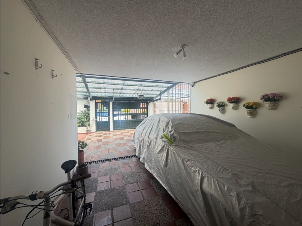 Casa en venta en Santa Barbara Central, Bogotá · foto 14 de 16