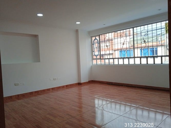 Casa de 5 alcobas en venta en Las Americas, Bogotá, 480 m² · foto 18 de 20