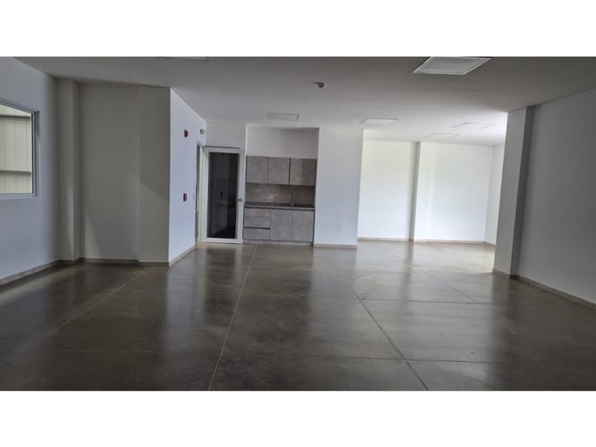 Bodega en venta en Cerritos, Pereira, 681 m² · foto 5 de 11