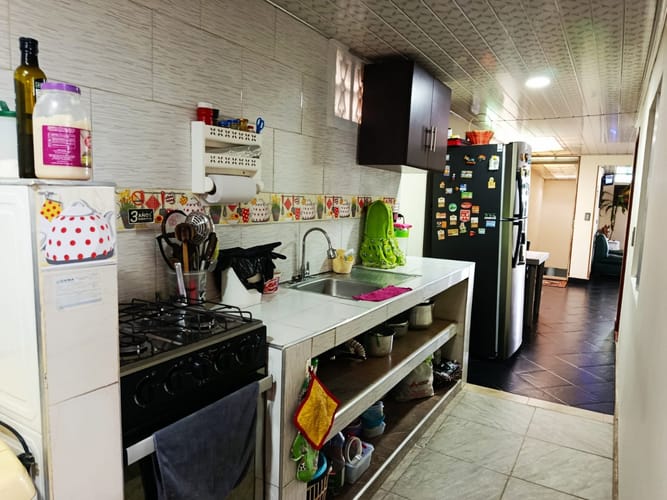 Casa de 6 alcobas en venta en Molinos Del Sur, Bogotá, 330 m² · foto 2 de 11
