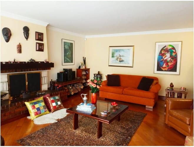Casa de 3 alcobas en venta en Altos De Bella Suiza, Bogotá, 360 m² · foto 2 de 16