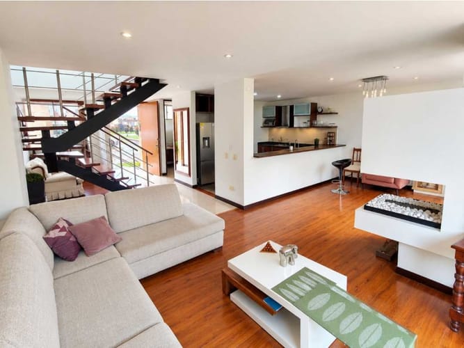 Casa de 3 alcobas en venta en Cr El Bosque, Chía, 220 m² · foto 10 de 21