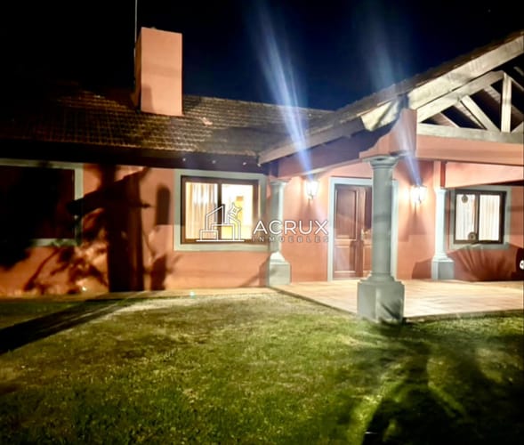 Hermosa propiedad en Jardines de Córdoba. Punta del Este