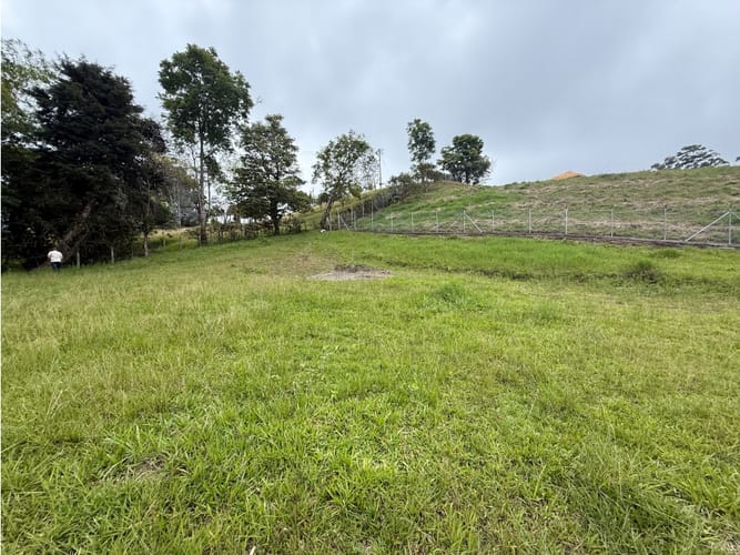Lote en venta en Morelia, Pereira, 2518 m² · foto 2 de 9