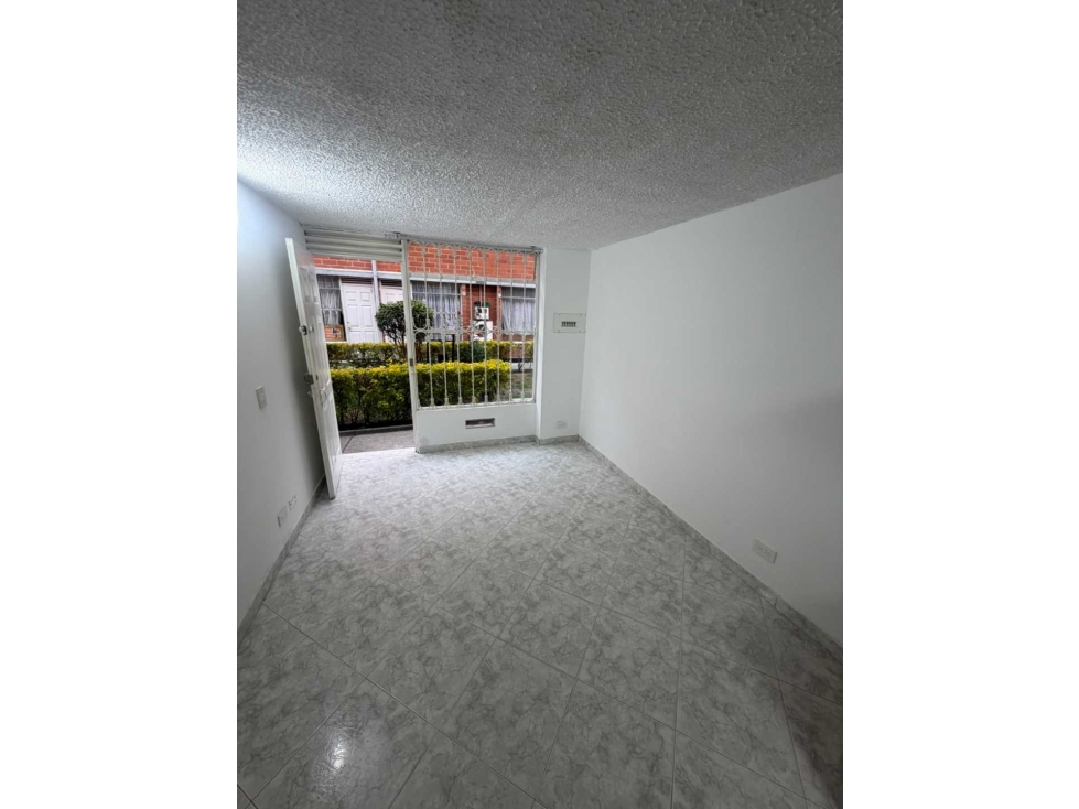 Casa en venta en Tierra Buena, Bogotá · foto 2 de 12