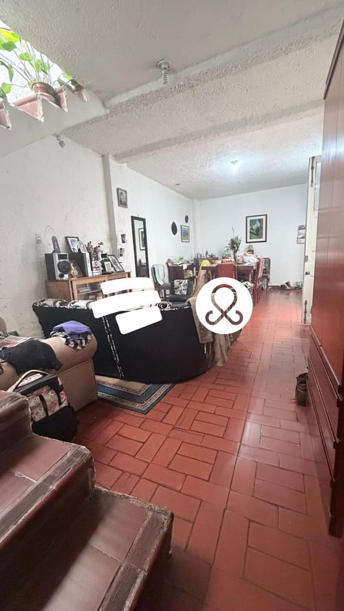 Casa de 9 alcobas en venta en Tunjuelito, Bogotá, 131 m² · foto 2 de 12