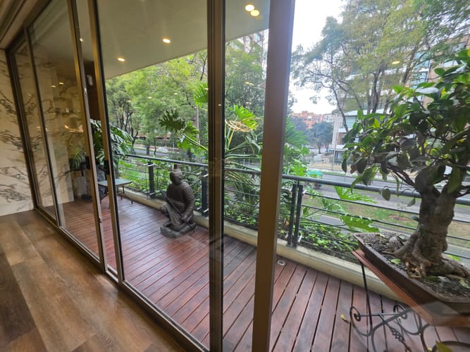 Apartamento de 3 alcobas en venta en Chico, Bogotá, 210 m² · foto 2 de 15