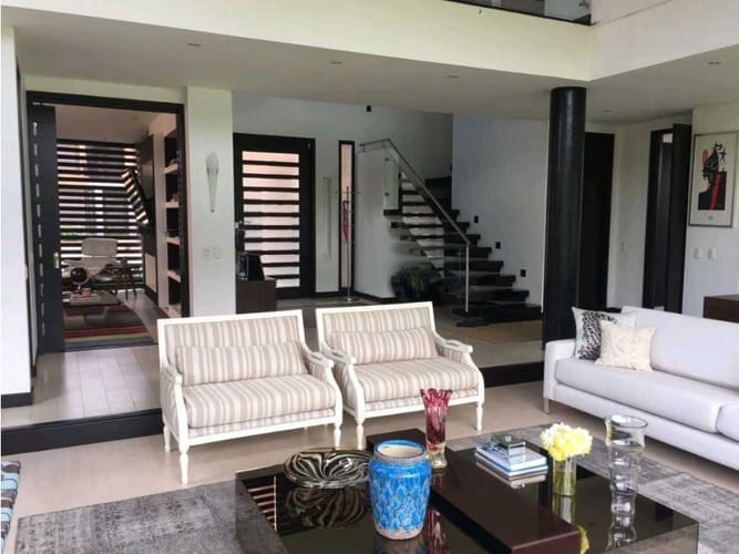 Casa de 4 alcobas en venta en San Jose De Bavaria, Bogotá, 480 m² · foto 4 de 24