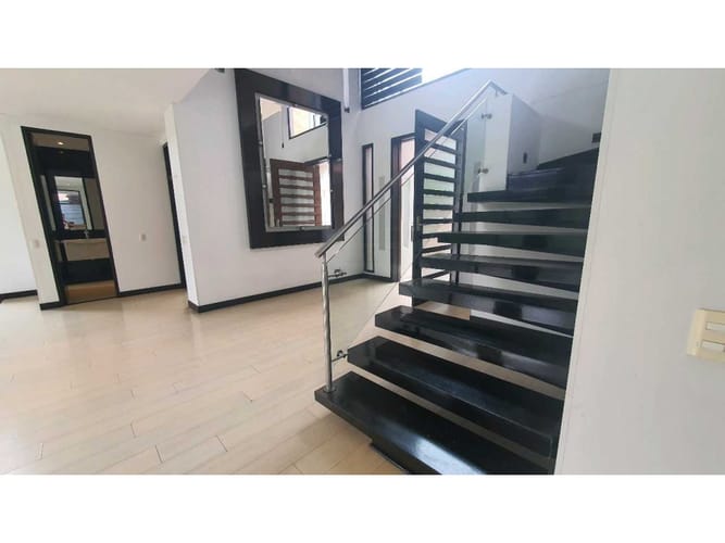 Casa de 4 alcobas en venta en San Jose De Bavaria, Bogotá, 480 m² · foto 10 de 24