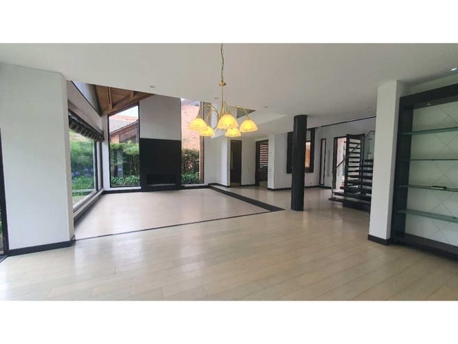 Casa de 4 alcobas en venta en San Jose De Bavaria, Bogotá, 480 m² · foto 18 de 24
