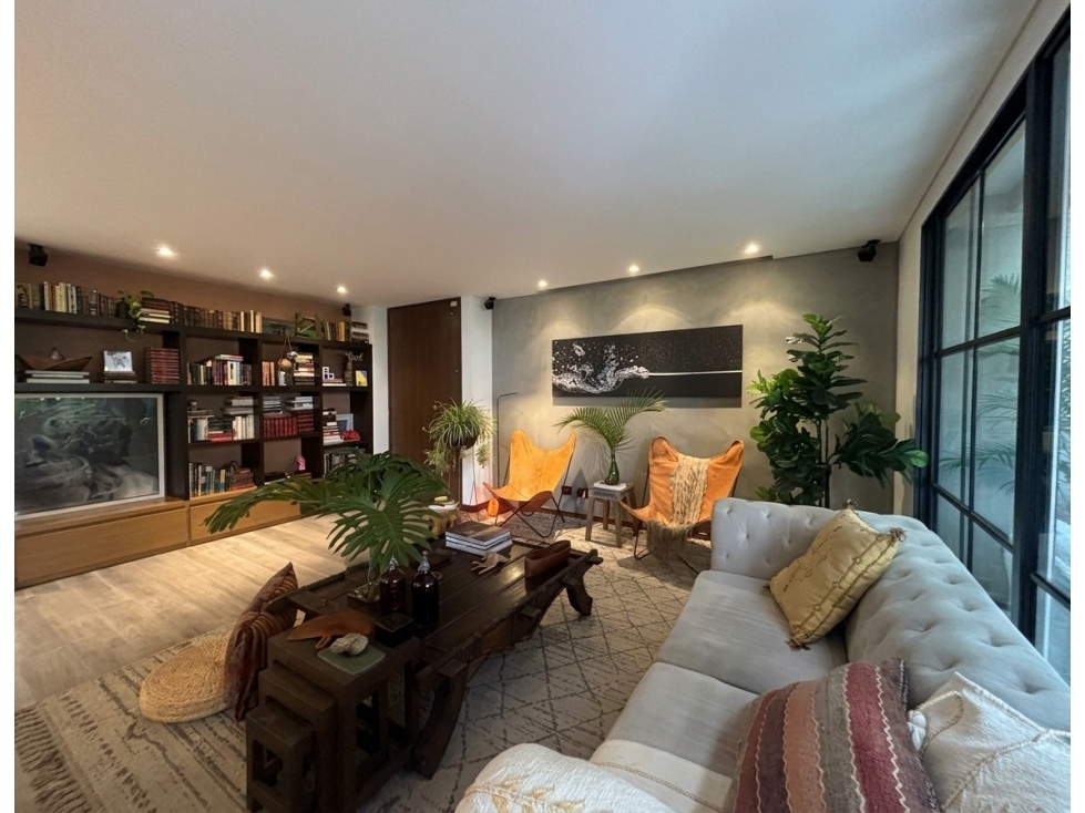 Apartamento en venta en El Poblado, Medellín · foto 2 de 17