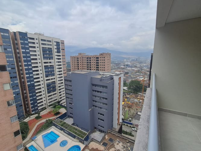 Apartamento en venta en Ciudad Del Río, Medellín · foto 8 de 17