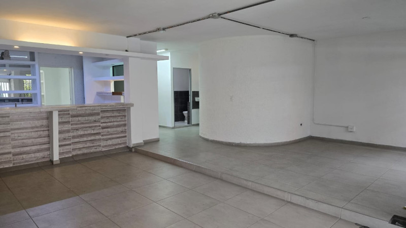 Casa en arriendo en La Castellana, Medellín · foto 3 de 17