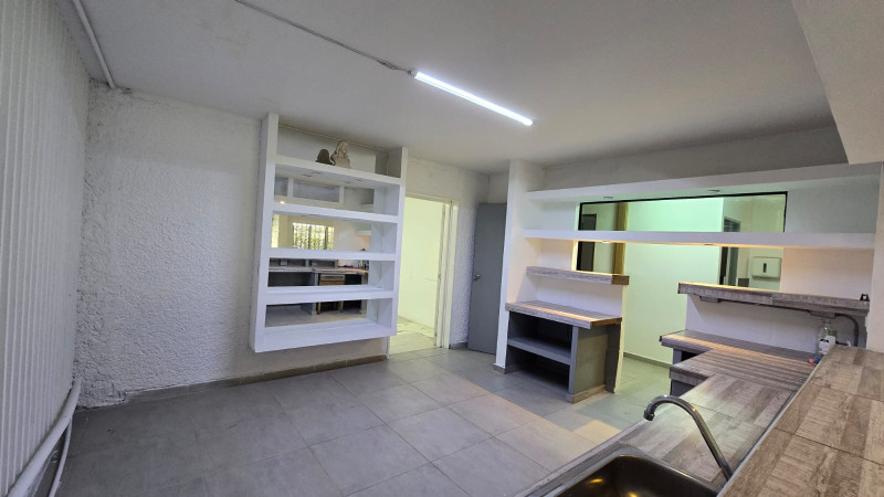 Casa en arriendo en La Castellana, Medellín · foto 4 de 17