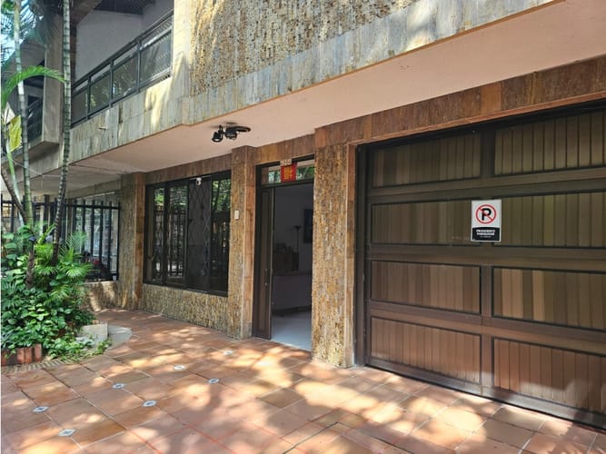 Casa de 6 alcobas en venta en El Lido, Cali, 420 m² · foto 2 de 24