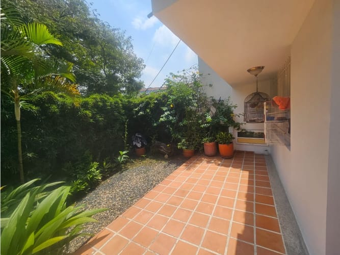 Casa de 4 alcobas en venta en Santa Teresita, Cali, 414 m² · foto 2 de 24
