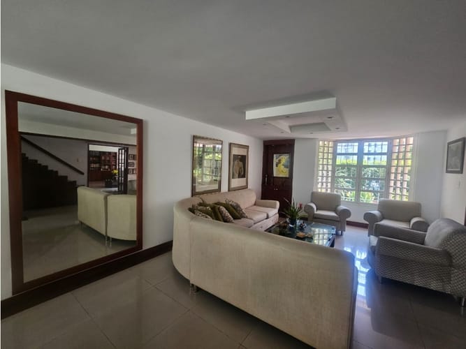Casa de 4 alcobas en venta en Santa Teresita, Cali, 414 m² · foto 4 de 24