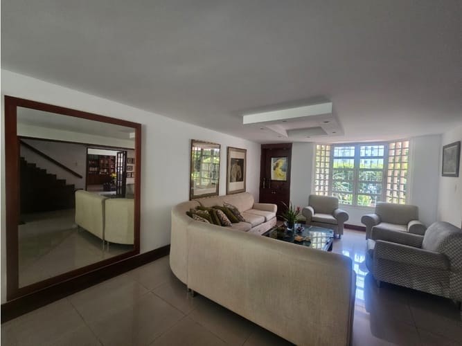 Casa de 4 alcobas en venta en Santa Teresita, Cali, 414 m² · foto 5 de 24