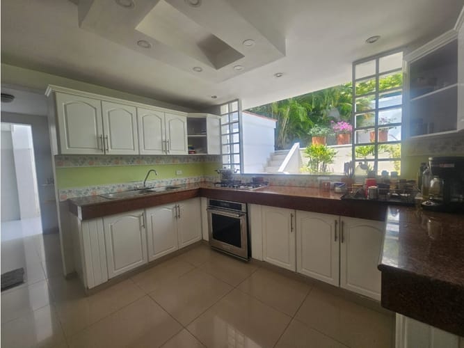 Casa de 4 alcobas en venta en Santa Teresita, Cali, 414 m² · foto 10 de 24