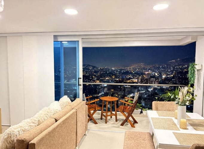 Apartamento de 3 alcobas en venta en La Barquereña, Sabaneta, 89 m² · foto 3 de 13