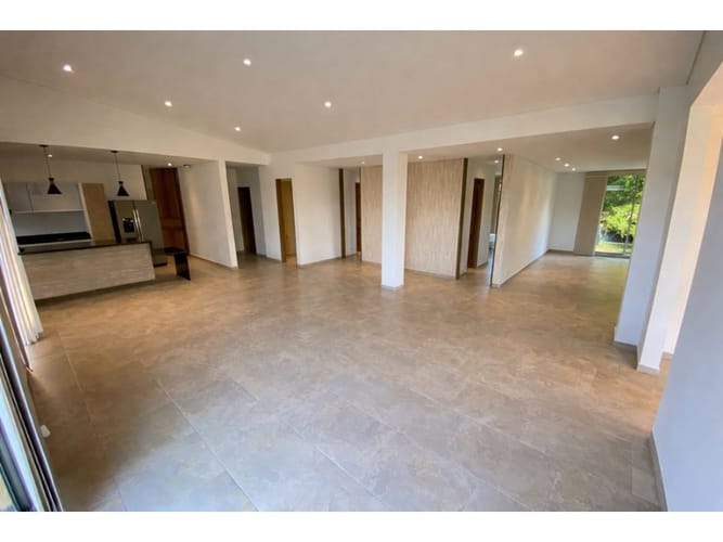 Casa de 3 alcobas en venta en Lagos De Iraka, Armenia, 250 m² · foto 3 de 24