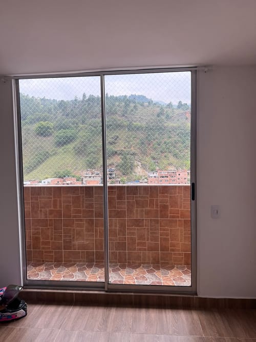 Apartamento de 3 alcobas en venta en La Gabriela, Bello, 57 m² · foto 5 de 12