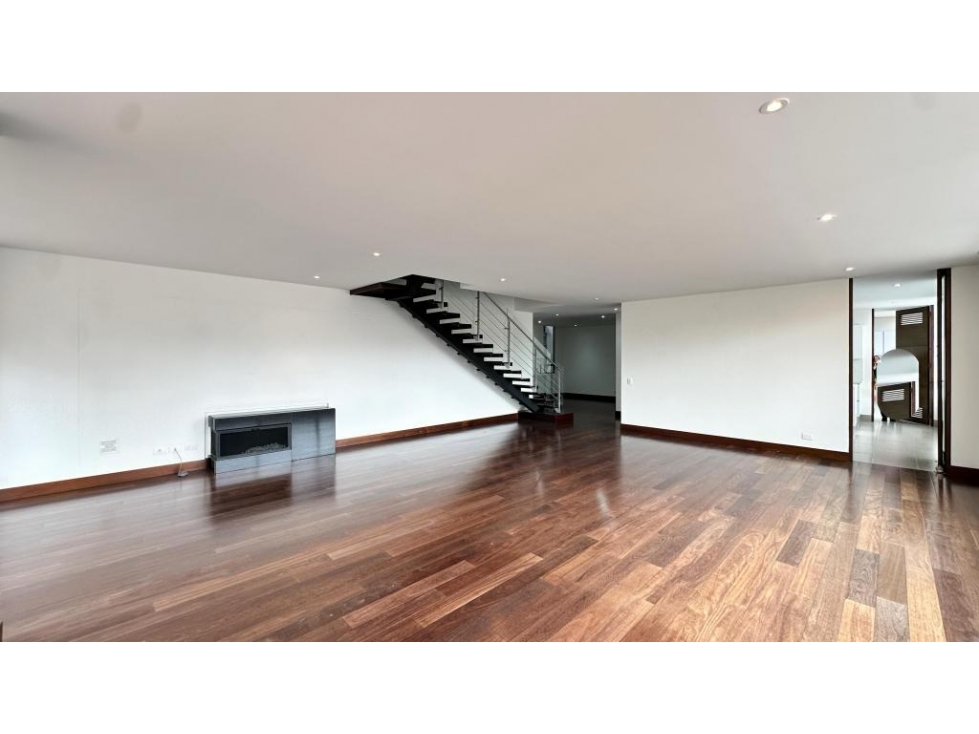 Apartamento en venta en Chico Norte, Bogotá · foto 3 de 24