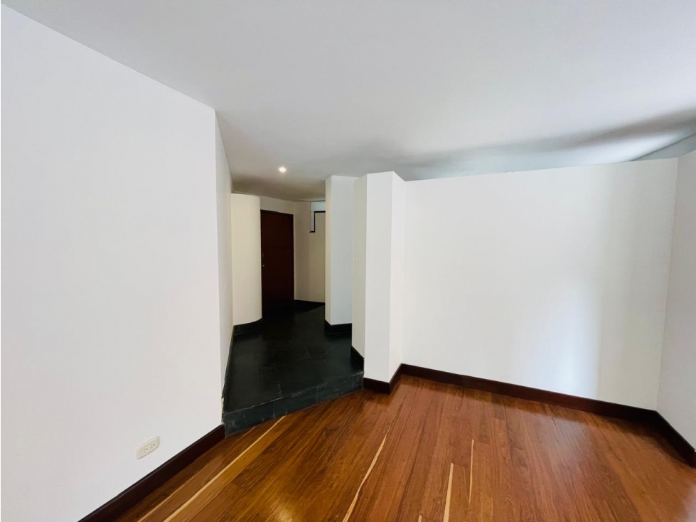Apartamento en venta en Los Rosales, Bogotá · foto 7 de 21