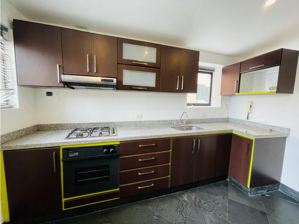 Apartamento en venta en Los Rosales, Bogotá · foto 11 de 21