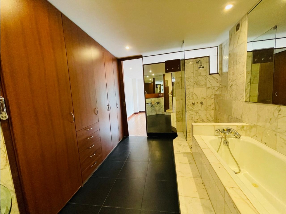 Apartamento en venta en Los Rosales, Bogotá · foto 17 de 21