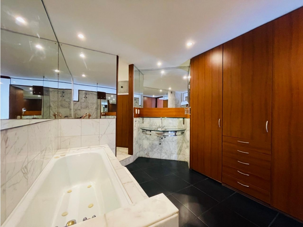 Apartamento en venta en Los Rosales, Bogotá · foto 20 de 21