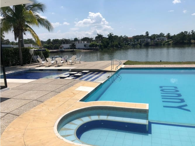 Casa de 5 alcobas en venta en Manuel Del Sur, Girardot, 794 m² · foto 3 de 15