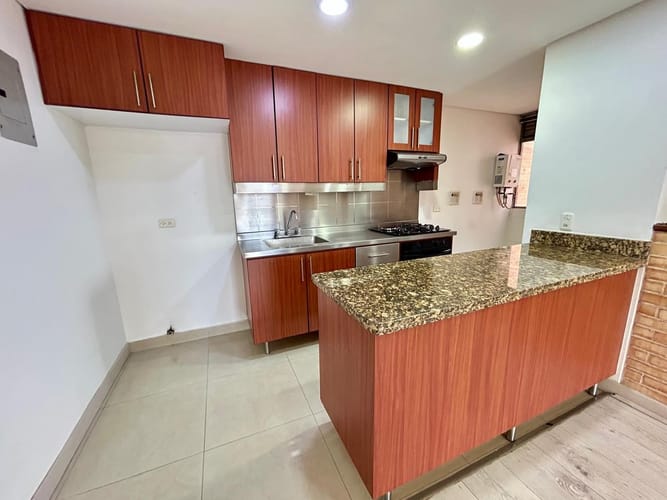 Apartamento de 2 alcobas en venta en El Poblado, Medellín, 84 m² · foto 4 de 11