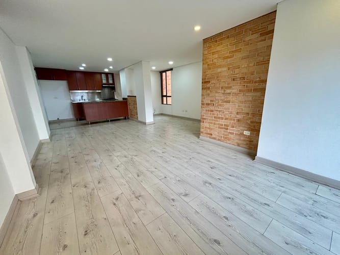 Apartamento de 2 alcobas en venta en El Poblado, Medellín, 84 m² · foto 3 de 11