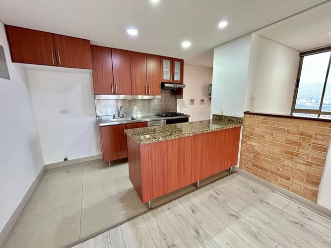 Apartamento de 2 alcobas en venta en El Poblado, Medellín, 84 m² · foto 6 de 11