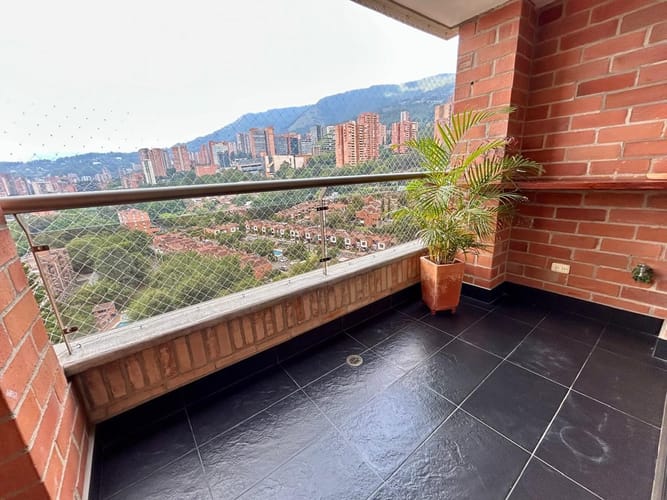 Apartamento de 2 alcobas en venta en El Poblado, Medellín, 84 m² · foto 11 de 11