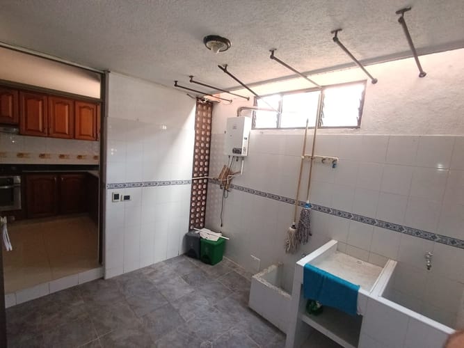 Casa de 5 alcobas en venta en Buenavista, Ibagué, 350 m² · foto 7 de 24