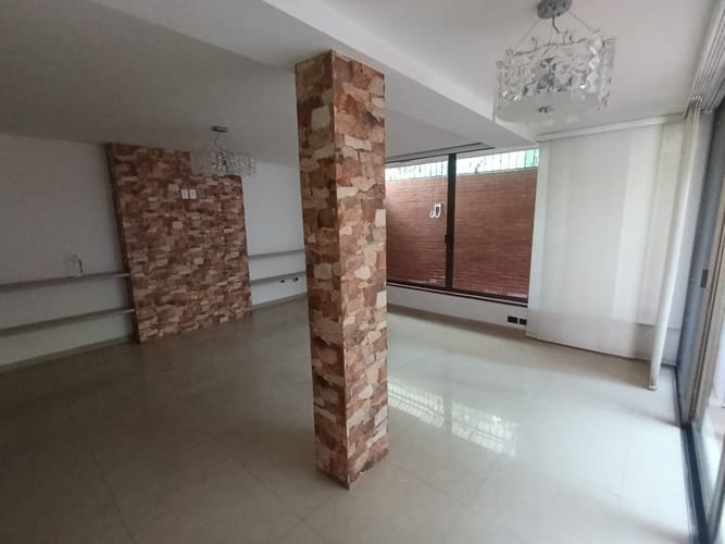 Casa de 5 alcobas en venta en Buenavista, Ibagué, 350 m² · foto 17 de 24
