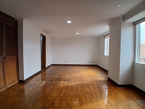 Apartamento de 3 alcobas en venta en Loma Del Campestre, Medellín, 168 m² · foto 7 de 24
