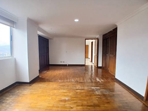 Apartamento de 3 alcobas en venta en Loma Del Campestre, Medellín, 168 m² · foto 8 de 24