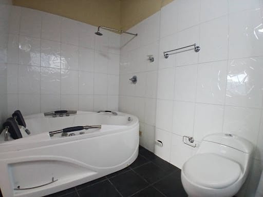 Apartamento de 3 alcobas en venta en Loma Del Campestre, Medellín, 168 m² · foto 9 de 24