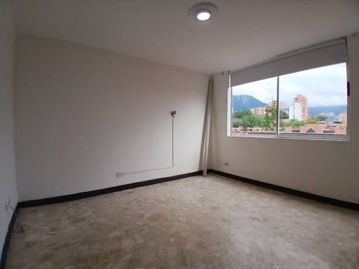 Apartamento de 3 alcobas en venta en Loma Del Campestre, Medellín, 168 m² · foto 16 de 24
