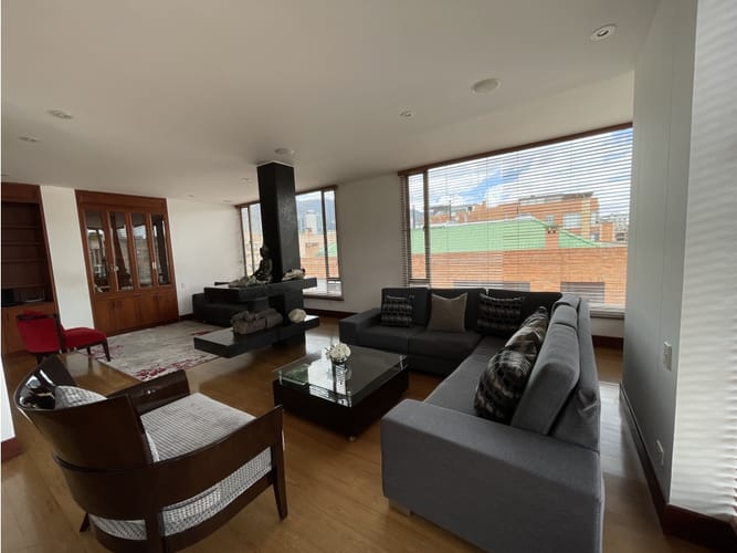 Apartamento de 3 alcobas en venta en Santa Bibiana, Bogotá, 300 m² · foto 3 de 24