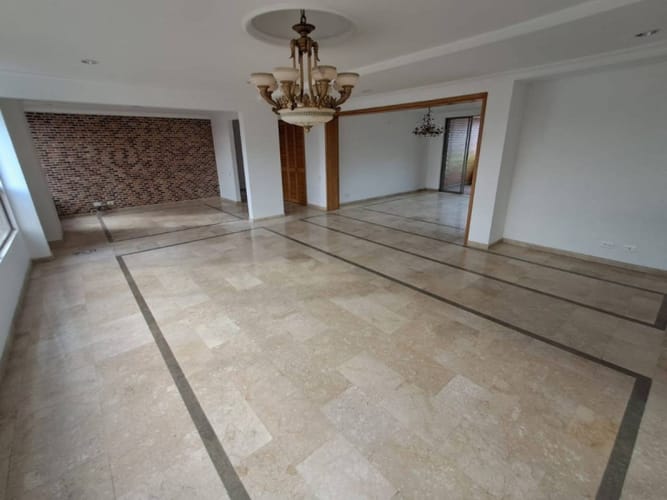 Apartaestudio en arriendo en Los Balsos, Medellín, 230 m² · foto 3 de 21