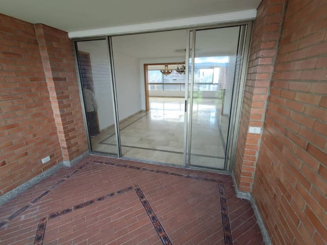 Apartaestudio en arriendo en Los Balsos, Medellín, 230 m² · foto 14 de 21