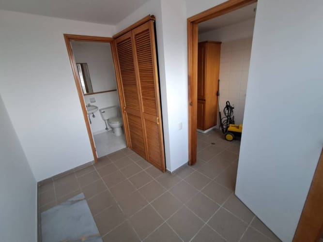 Apartaestudio en arriendo en Los Balsos, Medellín, 230 m² · foto 19 de 21